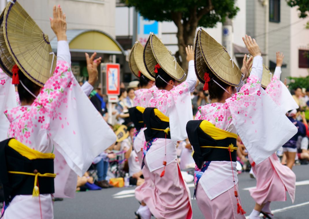 Awa Odori táncosok hagyományos viseletben, Japán