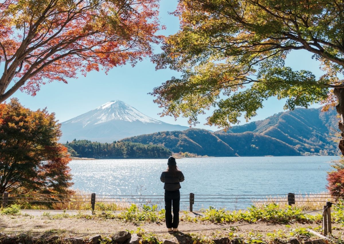 Turista lány a Japánban, a Fuji-hegynél