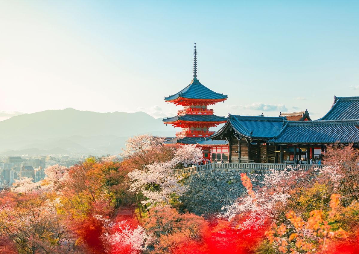 Őszies panoráma a Kiyomizu-dera templomtól, Kiotó, Japán