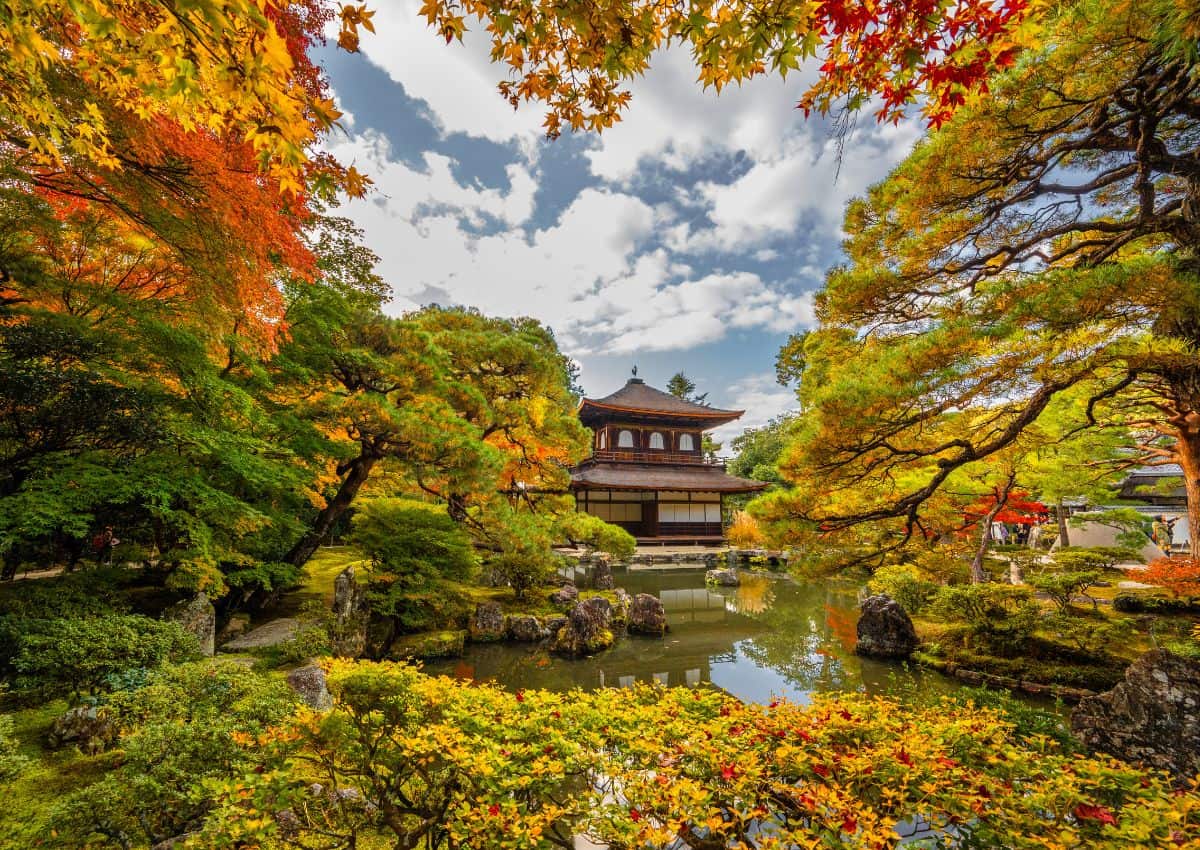 Ginkaku-ji, az Ezüstpavilon az őszi időszakban