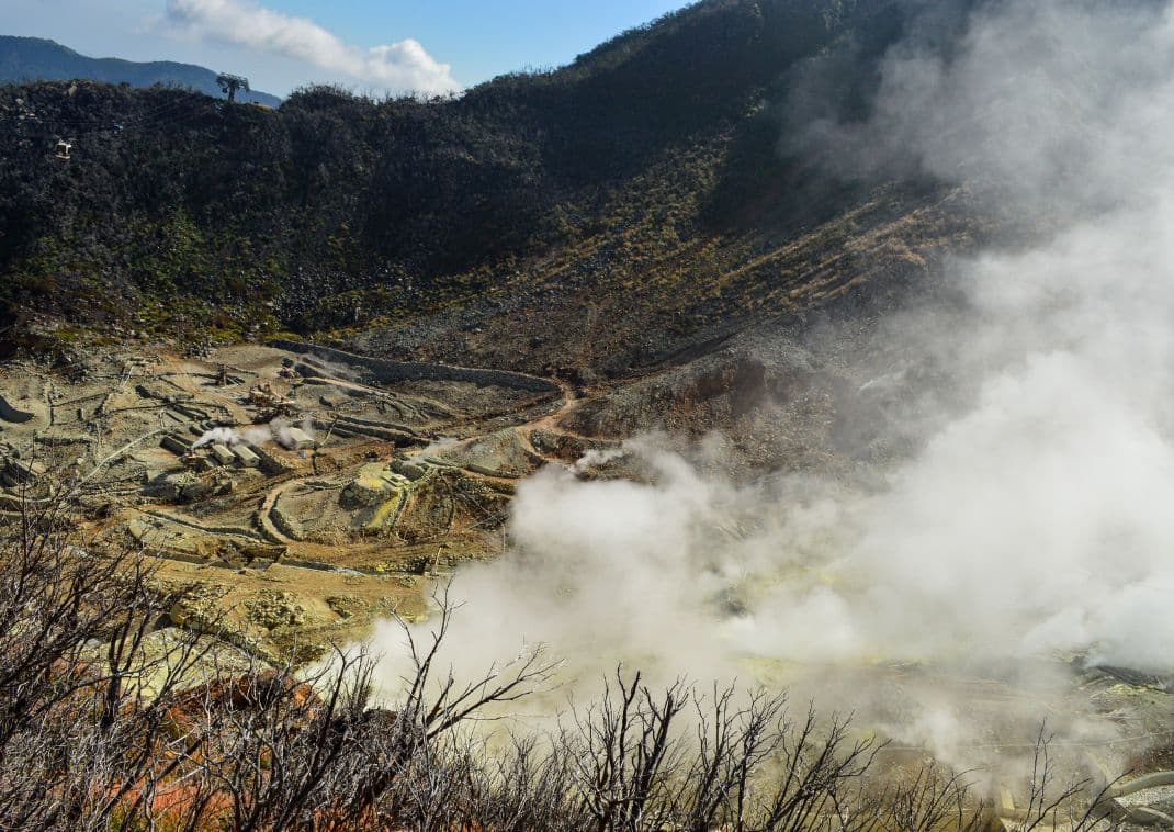 Owakudani kénes forró forrás az Asinoko-tó közelében, Hakone, Kanagawa, Japán