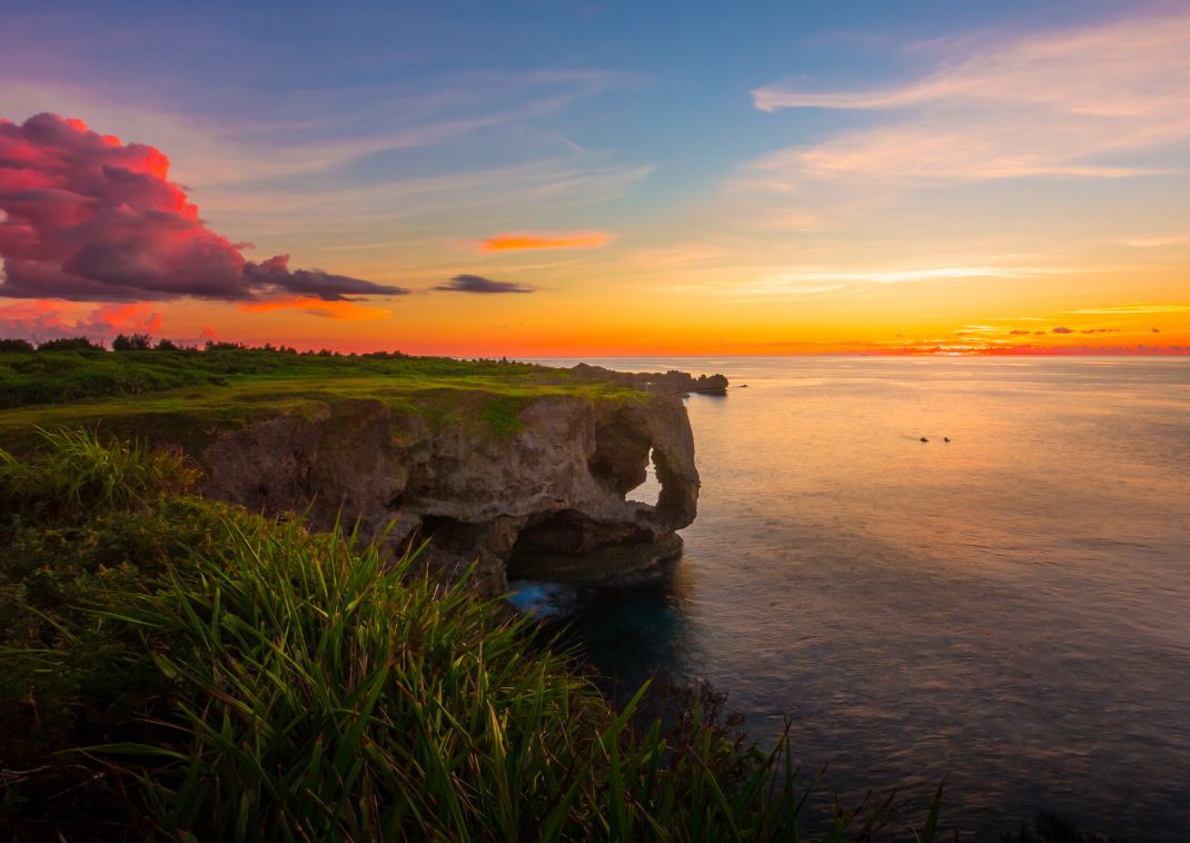 Naplemente a Manzamo-foknál, Okinawa