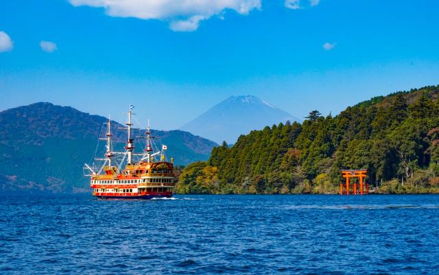 Sétahajózás az Ashi-tavon, Hakone 