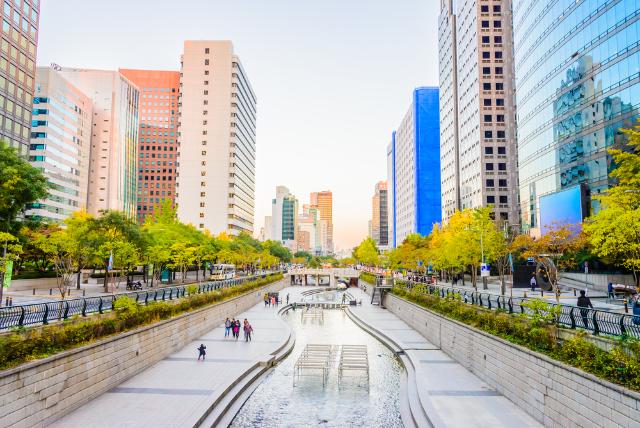 Cheonggyecheon patak, Szöul, Dél-Korea 