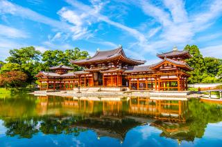 Byodoin templom a tavon át, Uji 