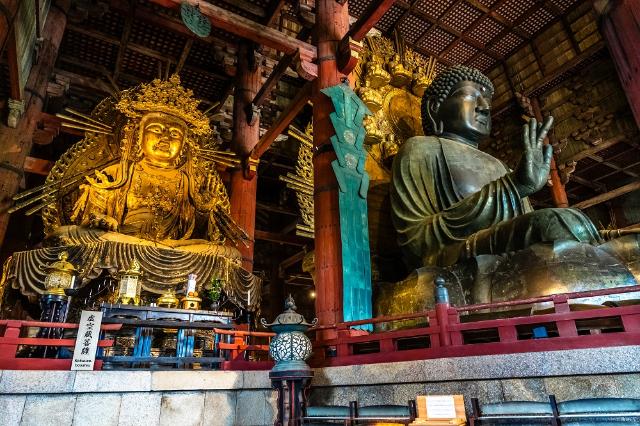 A Todaiji templom óriási Buddha-szobra, Nara 