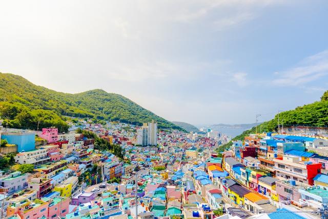 A színpompás Gamcheon kultúrfalu, Busan 