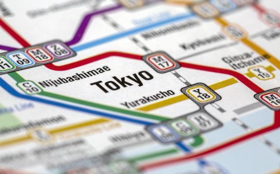 A tokiói metróhálózat térképe a vonalakkal és állomásokkal