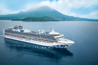 A Diamond Princess üdülőhajó Kagoshimánál