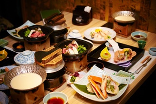 Többfogásos kaiseki menü egy rjokan fogadóban