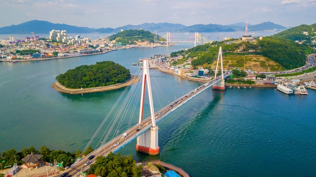 Yeosu városának látképe