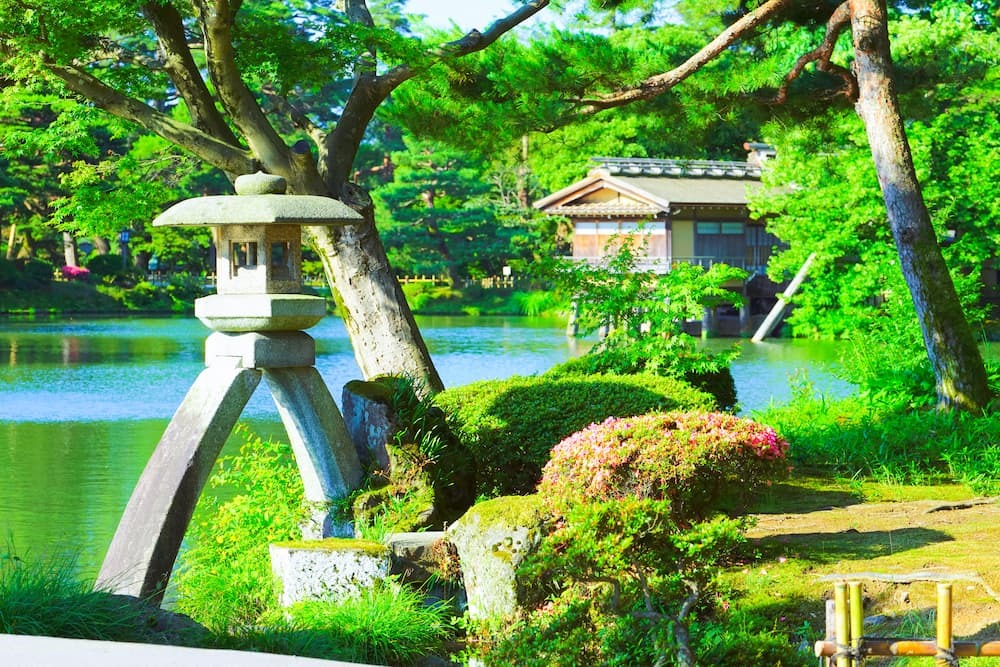 Japán kert a Kenrokuen kertben, Kanazawa városában