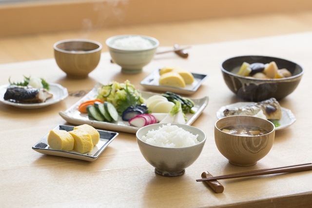 Japán házi főtt étel miso levessel és rizzsel