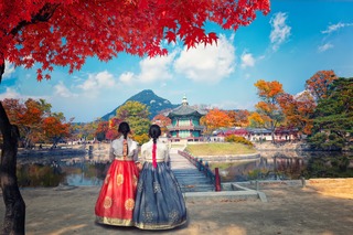 Őszi pillanat a meseszép Gyeongbokgung palotánál