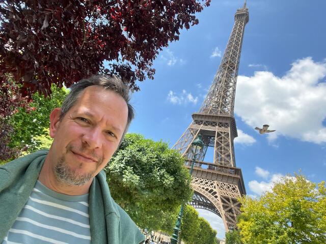 Az Eiffel-toronynál 