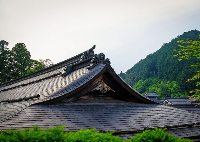 Egy japán templom tetőszerkezetének részlete