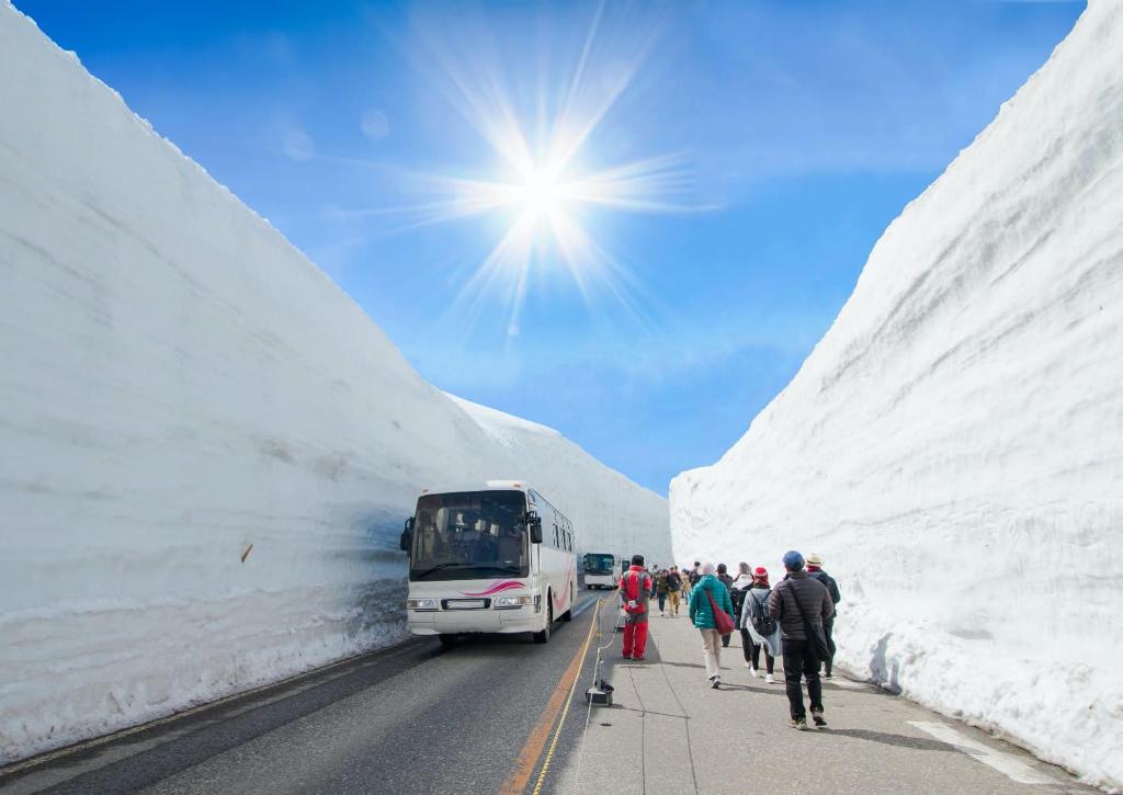 A Tateyama Kurobe alpesi útvonal hófalai