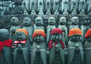 Jizo szobrok a Hase-dera templomban