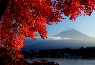 A Fuji-hegy és a Kawaguchi-tó