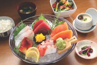 Ízletes sashimi Okinawán