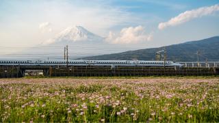 Sinkanszen gyorsvonat és a Fuji-hegy