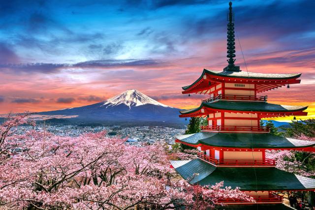 A Chureito Pagoda és a Fuji, Japán