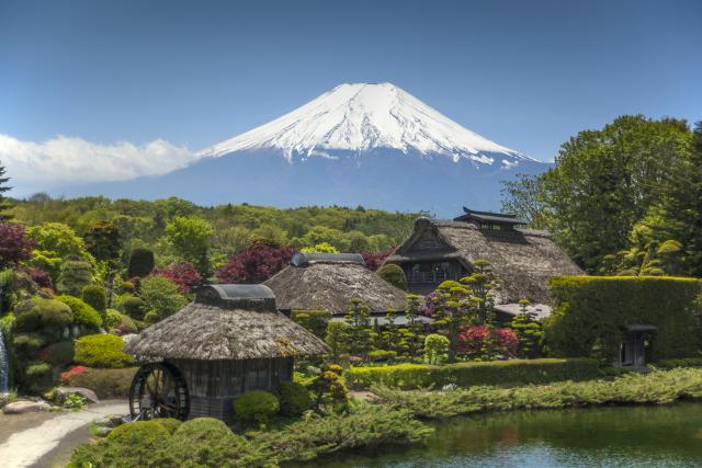 Oshino Hakkai és a Fuji-hegy